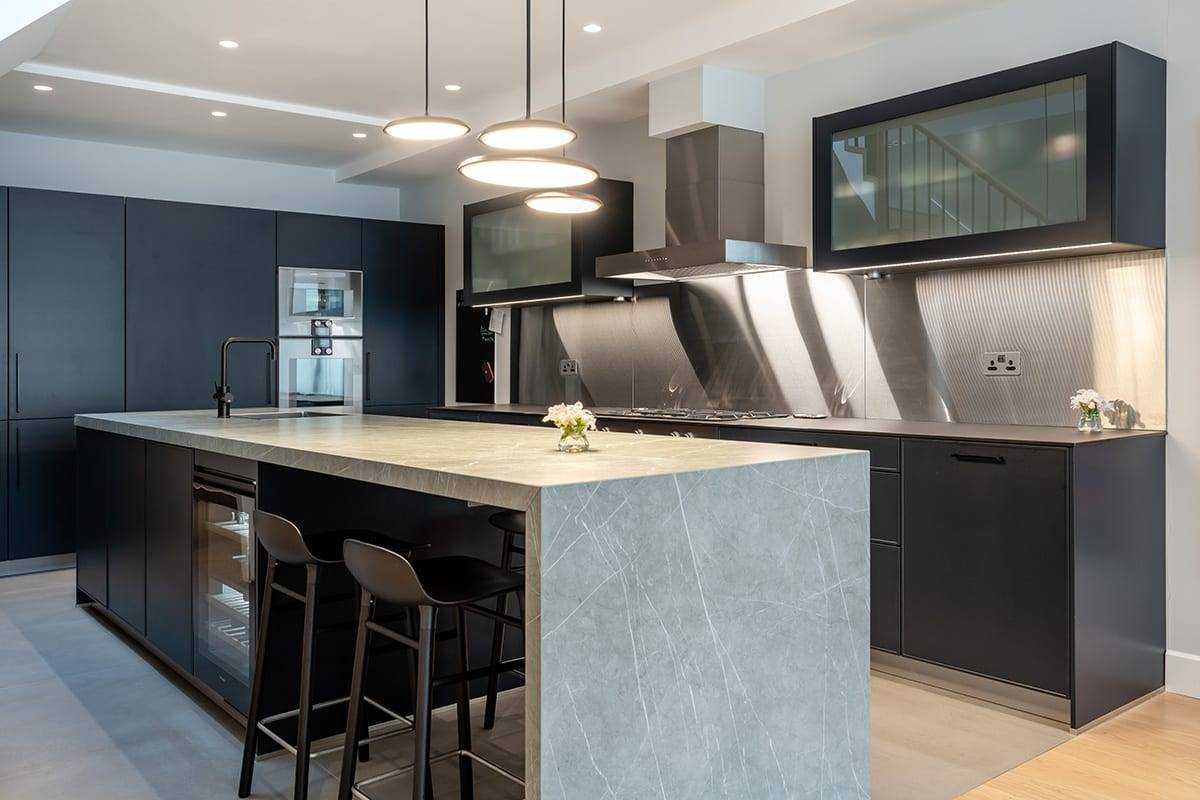 Dekton Vera With Stainless Steel | Lead Wolf, Gotham